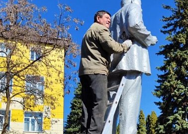 Ефремовский ГК КПРФ провел субботник в преддверии 155-й годовщины со дня рождения В.И. Ленина