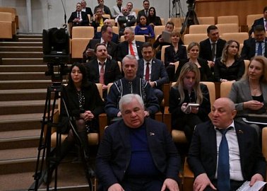 В Госдуме 10 декабря прошло заседание фракции КПРФ