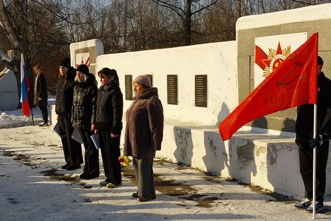 В Донском провели возложение к Мемориалу памяти землякам погибшим в Великой отечественной войне