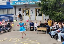 Тульские коммунисты поздравили детей