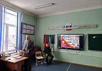 Коммунисты Донского местного отделения КПРФ проводят патриотические уроки в школах города Коммунисты Донского местного отделения КПРФ проводят патриотические уроки в школах города