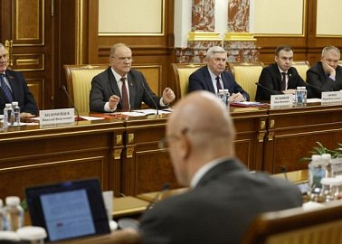 Депутаты фракции КПРФ в Госдуме во главе с Г.А. Зюгановым встретились с Михаилом Мишустиным