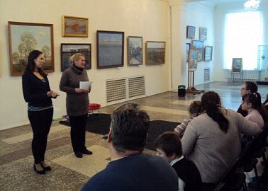 Комсомольцы помогают детям
