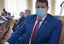 На заседании Тульской городской думы местная администрация заверила депутата-коммуниста Алексея Лебедева, что очистит от снежных завалов главные транспортные артерии Советского округа