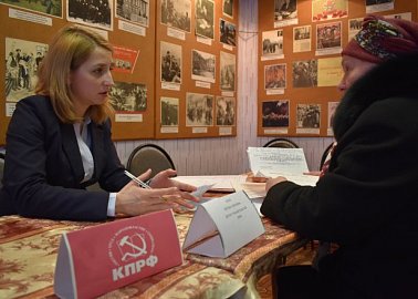 Депутат областной Думы Светлана Белоус провела приём жителей в Ефремове