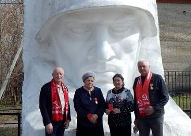 Киреевским коммунистам вручена памятная медаль КПРФ «Восемьдесят лет Великой Победы»