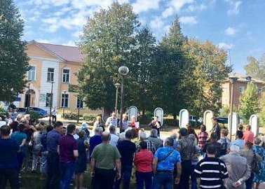 На митинге против пенсионной "реформы" в Суворове жители потребовали отставки местного главы
