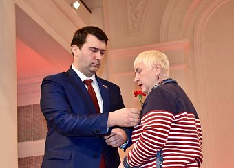 100-летие Красной Армии и 25-летие воссоздания Компартии. 100-летие Красной Армии и 25-летие воссоздания Компартии.