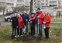 Коммунисты посадили деревья в Советском округе Тулы Коммунисты посадили деревья в Советском округе Тулы
