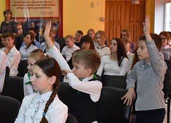Тульский обком КПРФ организовал для школьников видеомост с космонавтом Олегом Новицким