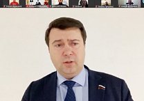 Алексей Лебедев провел круглый стол памяти В.А. Стародубцева, на котором выступили Н.В. Арефьев, А.П. Тарнаев и представители регионов России Алексей Лебедев провел круглый стол памяти В.А. Стародубцева, на котором выступили Н.В. Арефьев, А.П. Тарнаев и представители регионов России