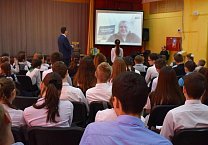 Тульский обком КПРФ организовал для школьников видеомост с космонавтом Олегом Новицким