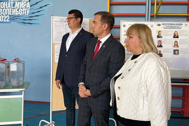 Первый секретарь Тульского обкома КПРФ Алексей Лебедев контролировал ход голосования