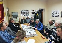 Новомосковские коммунисты также провели круглый стол, посвященный наиболее актуальным вопросам исторической оценки государственной деятельности Иосифа Сталина