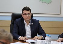 Председатель комитета по местному самоуправлению Тульской областной Думы Алексей Лебедев провел очередное заседание комитета