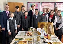 Геннадий Зюганов подарил юным пчеловодам Владимирской области энциклопедии и провел для них онлайн-урок Геннадий Зюганов подарил юным пчеловодам Владимирской области энциклопедии и провел для них онлайн-урок