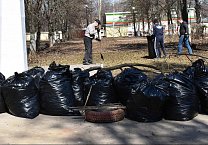 Субботник в Сквере Космонавтов