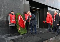 Рожденный в горниле Великого Октября! Рожденный в горниле Великого Октября!