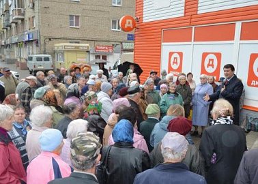 Лидер тульских коммунистов Олег Лебедев продолжает встречи с жителями.
