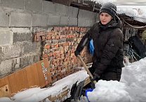 Коммунисты и комсомольцы Тульской области помогли очистить от снега питомник "Любимец" Коммунисты и комсомольцы Тульской области помогли очистить от снега питомник "Любимец"