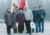 Кимовские коммунисты возложили цветы к памятнику В.И. Ленину