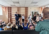 Тульские коммунисты поздравили детей