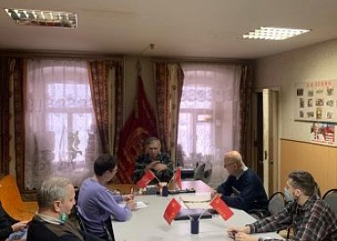 В честь дня рождения И.В.Сталина туляков приняли в ряды КПРФ