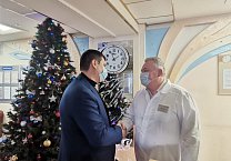 Тульские депутаты-коммунисты поздравили маленьких пациентов детской областной больницы с наступающим Новым годом Тульские депутаты-коммунисты поздравили маленьких пациентов детской областной больницы с наступающим Новым годом