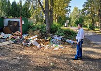 Команда КПРФ Донского провела рейд по мусорным контейнерным площадкам города Команда КПРФ Донского провела рейд по мусорным контейнерным площадкам города