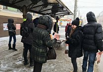 Молодые коммунисты продолжают распространять газеты и листовки о Павле Грудинине!