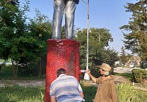 Ефремовские коммунисты отремонтировали памятник В.И.Ленину