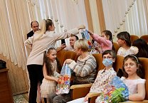 Тульские депутаты – коммунисты посетили детскую областную больницу