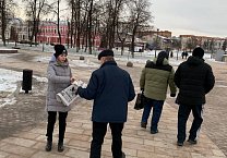 Тульские коммунисты раздали рабочим оборонных предприятий газету с выступлением лидера КПРФ Г.А. Зюганова Тульские коммунисты раздали рабочим оборонных предприятий газету с выступлением лидера КПРФ Г.А. Зюганова