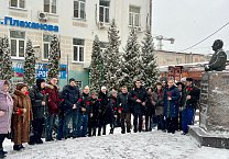 Тульские коммунисты и комсомольцы возложили цветы к памятнику В.А. Стародубцеву