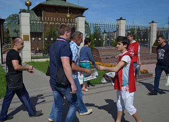 Тульский обком партии проводит агитационную работу среди рабочих.