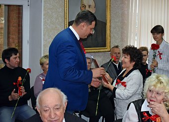 На круглом столе в Туле, посвященном годовщине Великого Октября, выступили Николай Арефьев и Сергей Удальцов
