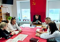 Тульский обком КПРФ продолжает развивать просветительскую работу с молодёжью Тульский обком КПРФ продолжает развивать просветительскую работу с молодёжью