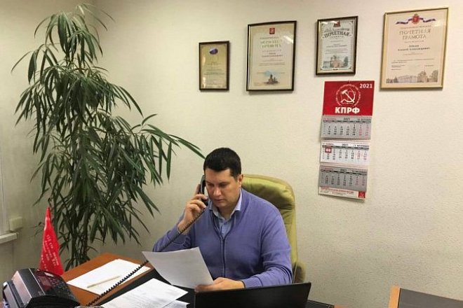 Тульские депутаты-коммунисты всегда на связи с избирателями