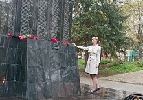 В Тульской области члены КПРФ почтили память героев Великой Отечественной войны в день 75-летия Великой Победы!