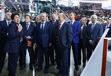 Депутаты фракции КПРФ посетили международную выставку «АГРОСАЛОН-2026»