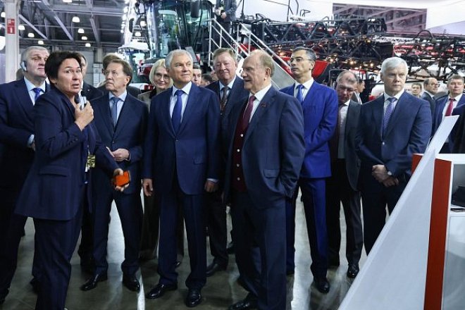 Депутаты фракции КПРФ посетили международную выставку «АГРОСАЛОН-2026»