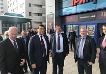 Олег Лебедев вручил почетные грамоты и комсомольские ордена заслуженными труженикам села Орловской области