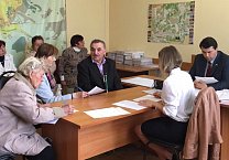 Олег Лебедев провёл приём избирателей в городе Донском