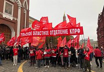 Массовые возложения цветов к памятникам Владимиру Ленину прошли в Туле и во всех районах области