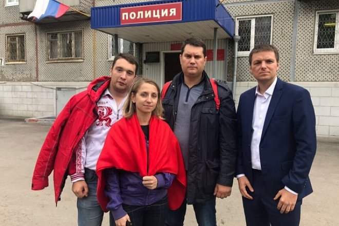 В Туле депутата-коммуниста Алексея Лебедева оштрафовали на 200 тысяч рублей за стрим с голодающим Юрием Корецких