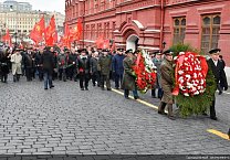 Цветы – Генералиссимусу Победы! Цветы – Генералиссимусу Победы!