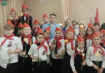 В Тульской области коммунисты продолжают массовый приём школьников в пионеры В Тульской области коммунисты продолжают массовый приём школьников в пионеры