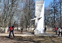 Субботник в Сквере Космонавтов