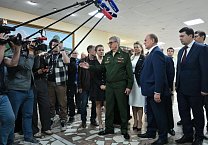 Руководитель фракции КПРФ в Тульской областной Думе Алексей Лебедев и его заместитель по фракции Светлана Белоус поздравили с Медовым Спасом военнослужащих, которые проходят лечение в Филиале № 2 ФГБУ «НМИЦ ВМТ им. А.А. Вишневского» Минобороны России Руководитель фракции КПРФ в Тульской областной Думе Алексей Лебедев и его заместитель по фракции Светлана Белоус поздравили с Медовым Спасом военнослужащих, которые проходят лечение в Филиале № 2 ФГБУ «НМИЦ ВМТ им. А.А. Вишневского» Минобороны России