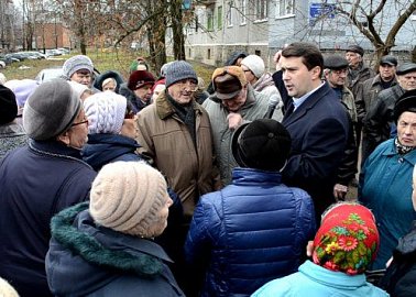 Лидер коммунистов Тульской области Олег Лебедев продолжает проводить массовые встречи с жителями региона.